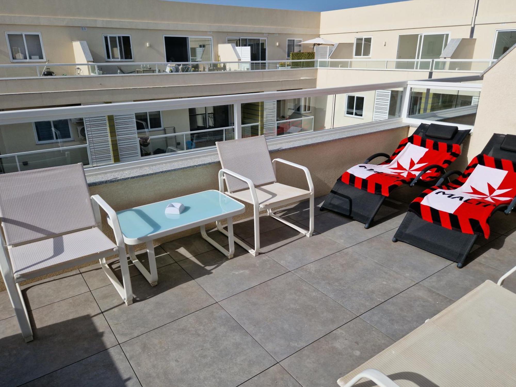 Sea View New Penthouse Terrace & Garage Parking Lägenhet St. Paul's Bay Exteriör bild